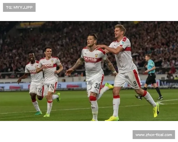 柏林联合主帅鲍姆加特坚持战术体系，拒轻易改变